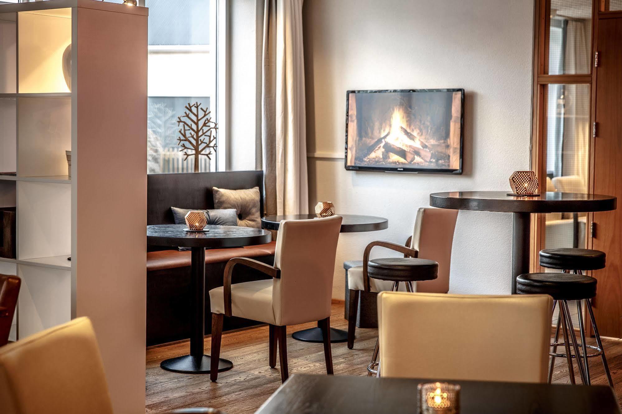 Hotel Nordurland By Keahotels Akureyri Exteriör bild